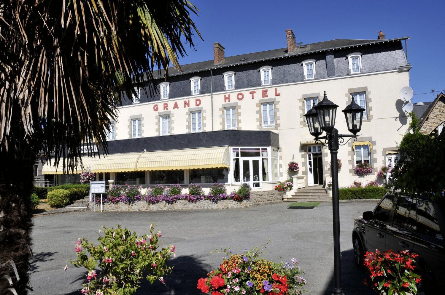 Logis Au Grand Hotel Et Son Restaurant Mayenne Exteriér fotografie