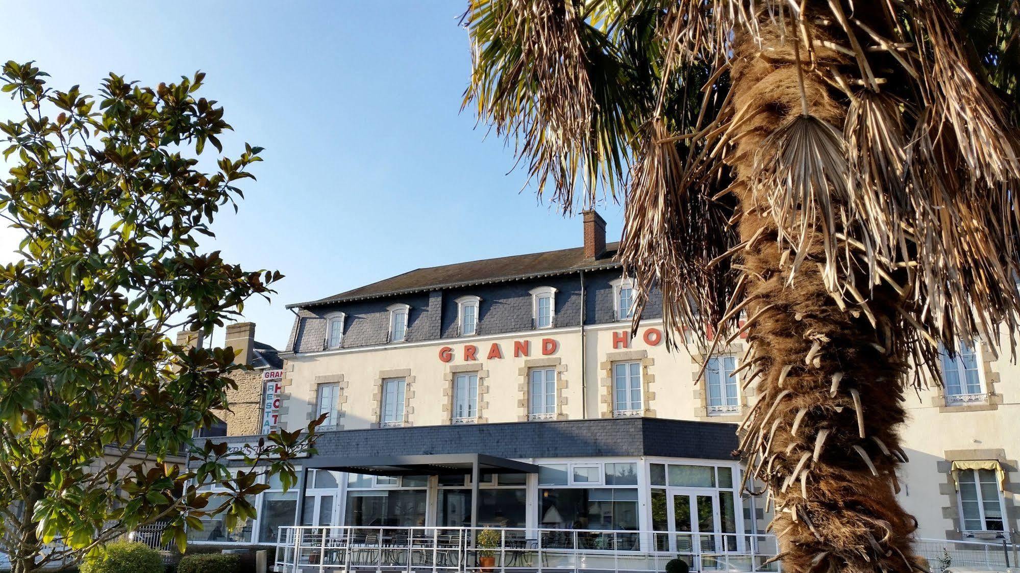 Logis Au Grand Hotel Et Son Restaurant Mayenne Exteriér fotografie